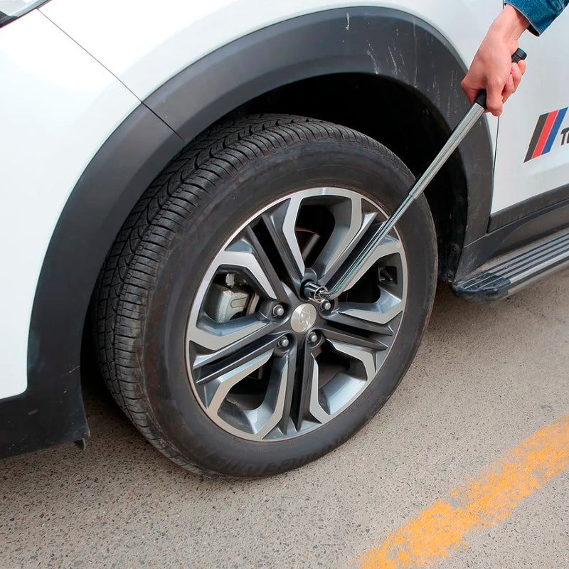 WORKPRO Telescoping Lug Wrench – Car Repair Tool Kit